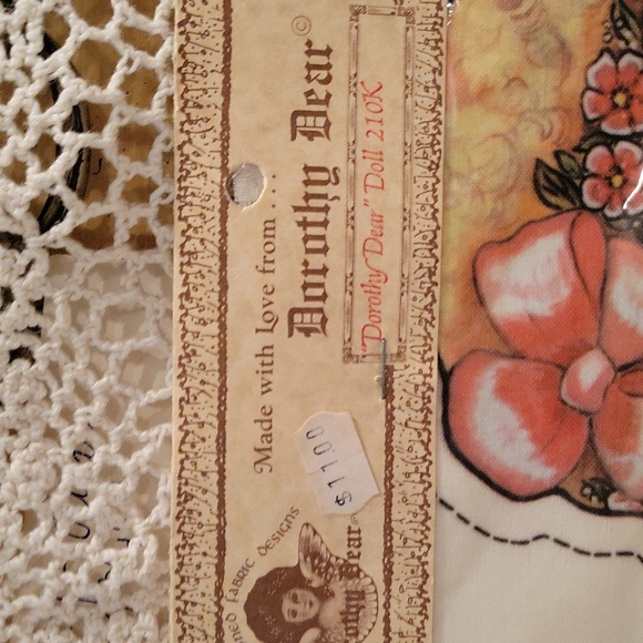 Dorothy Dear sewing kit - Picture 2 of 3